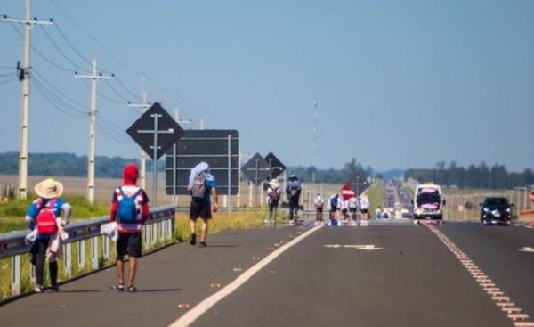 Ruta PY02: Activan contingencia ante gran cantidad de peregrinantes