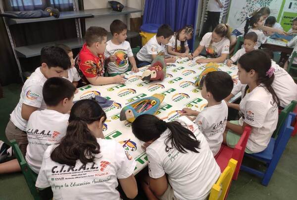 Exitoso arranque del taller de aves en Asora •