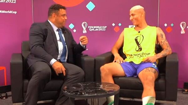 Richarlison enseñó su festejo al "Fenómeno"