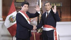 El presidente Castillo tomó juramento al nuevo ministro de Defensa de Perú - .::Agencia IP::.
