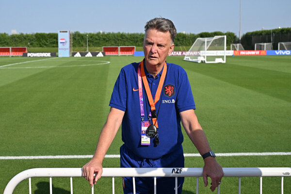 Van Gaal: 'Me sorprendió leer que Brasil fue brillante; fueron compactos y con transición'