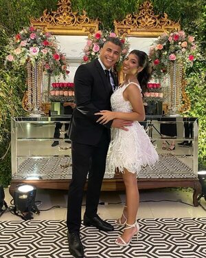 La segunda hija de Carlos Bonet cumplió 15 años - Gente - ABC Color