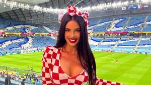 Denunciarían a la nueva "Novia del Mundial" por exhibicionismo