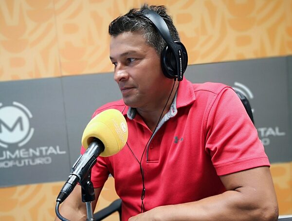 Peque Benítez: "la Selección debe jugar a dos toques" · Radio Monumental 1080 AM