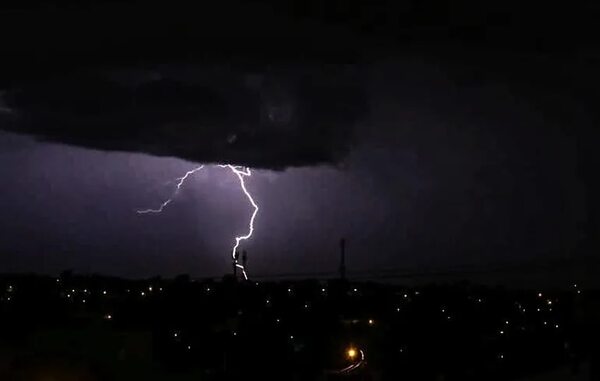 Activan alerta por tormentas eléctricas que se registrarían esta tarde - Nacionales - ABC Color