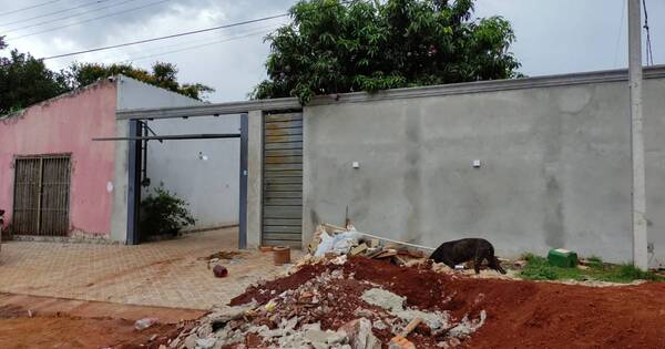 La Nación / Confuso ataque: dos hombres irrumpieron en una casa, fueron repelidos a tiros y uno perdió la vida