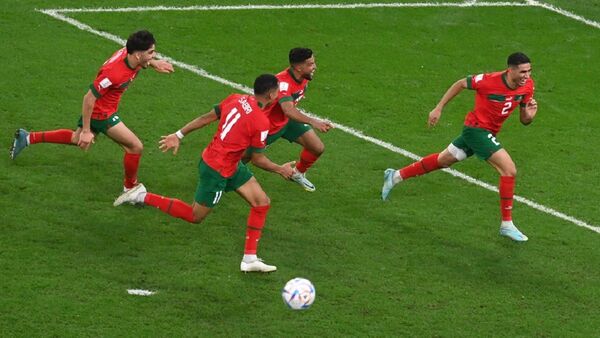 Achraf Hakimi: De la foto viral con su mamá a cobrar un penal a lo Panenka