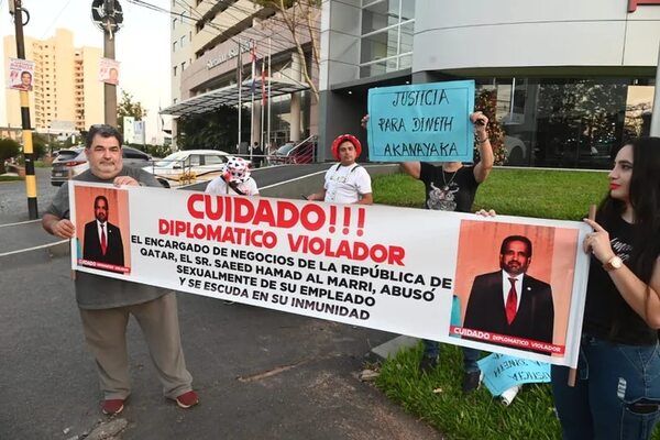 “Cuidado, diplomático violador”: escrachan al encargado de negocios de Catar en Paraguay - Nacionales - ABC Color