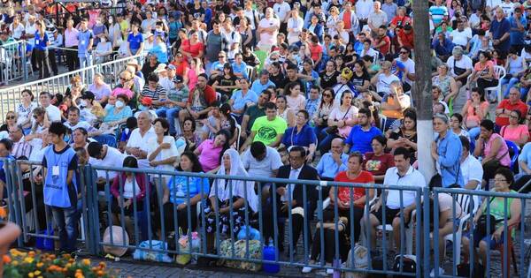 La Nación / Aumenta cantidad de fieles promeseros