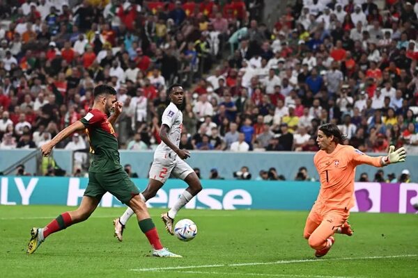 Gonçalo Ramos ingresó por Cristiano y lideró la goleada de Portugal ante Suiza - Fútbol Internacional - ABC Color