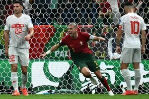 Pepe, el más veterano en marcar en eliminatorias del Mundial - Fútbol Internacional - ABC Color