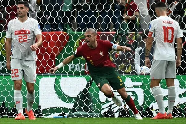 Pepe, el más veterano en marcar en eliminatorias del Mundial - Fútbol Internacional - ABC Color