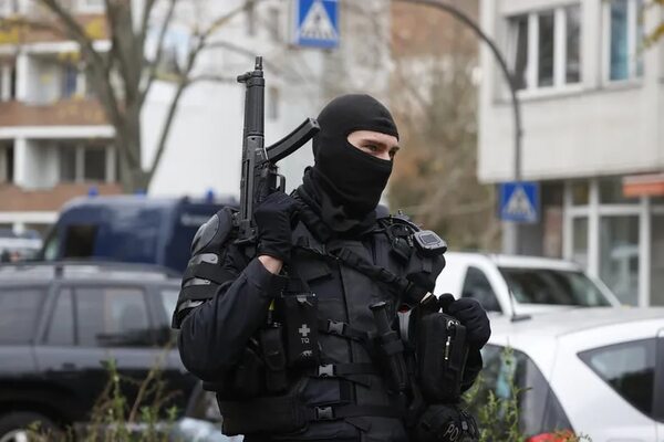 Detenidos en Alemania 25 presuntos ultraderechistas por planear golpe estado - Mundo - ABC Color