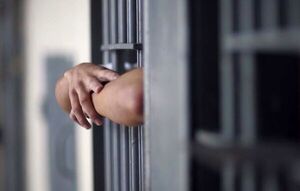 Mujer privada de libertad denuncia extorsión por parte de dirigente de gremio penitenciario | 1000 Noticias