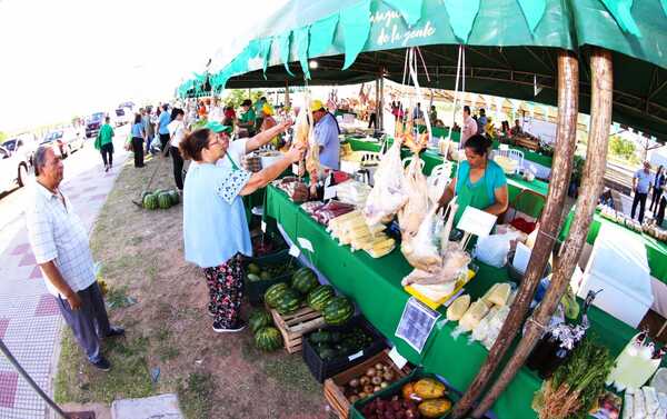 Productores lograron recaudar casi G. 190 millones tras feria en la Costanera - .::Agencia IP::.