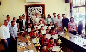 Homenajean a plantel campeón en Minga Guazú