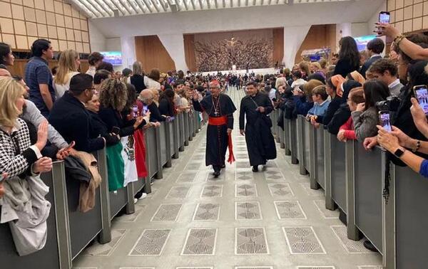 Papa Francisco recibe a Adalberto Martínez y le pide chipa – Prensa 5