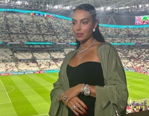 Georgina lanza picante porteo tras suplencia del CR7 - La Prensa Futbolera