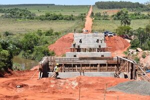 MOPC: G. 42.500 millones para puentes, que no se sabe dónde se construirán - Economía - ABC Color