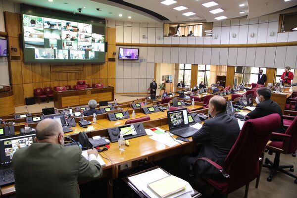 Diario HOY | Formalizan pedido de sesión extra en el Senado para derogar convenio con UE