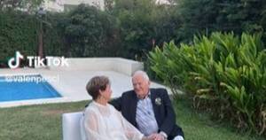 La Nación / Viral: abuela de 80 años se reencontró con el amor de su vida y se casó