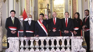 Crisis en Perú: Ministros renuncian a sus cargos y califican de autogolpe lo hecho por Castillo - ADN Digital