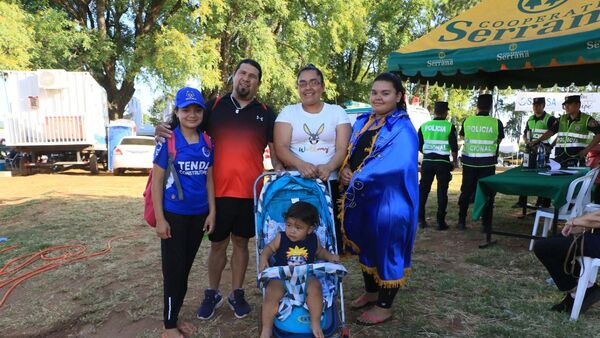 Los doctores le dijeron que no iba a poder ser mamá y ahora peregrina con su "milagro"