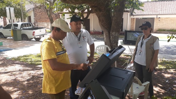 Caacupé: TSJE dispone máquinas de votación para prácticas - trece