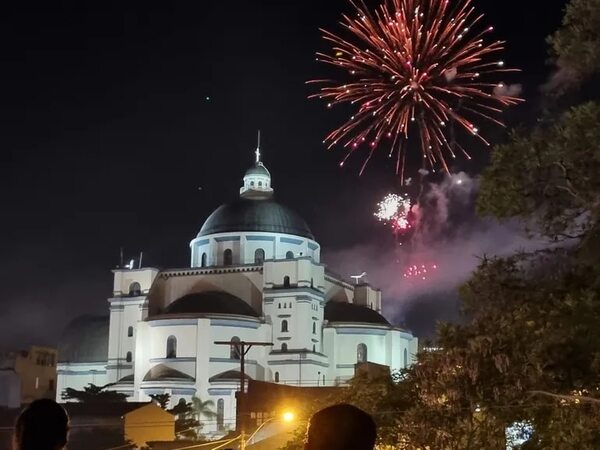 Con emoción y mucha fe se recibe el día de la Virgen de Caacupé - Nacionales - ABC Color