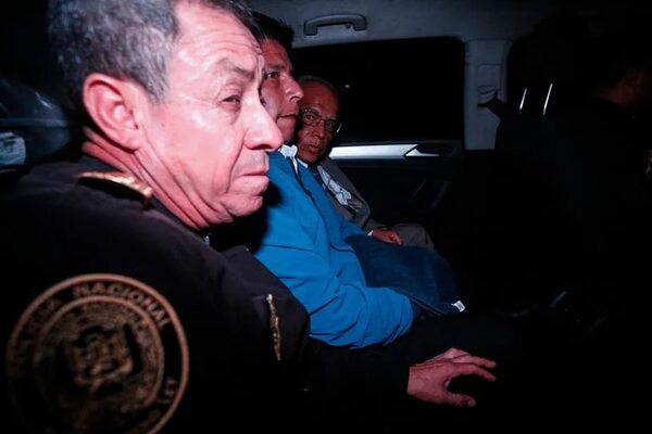Perú: Fiscalía busca pruebas de rebelión de Castillo en el Palacio de Gobierno - Mundo - ABC Color