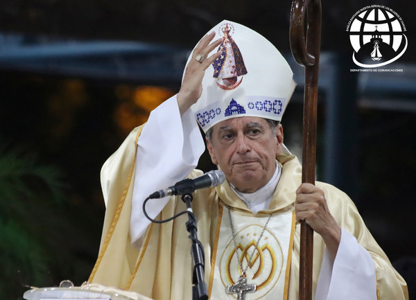 Obispo reprocha ataques ideológicos contra las familias paraguayas | 1000 Noticias