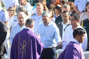 Diario HOY | En Caacupé dan tirón de orejas a Marito: endeudamiento y rapiña de fondos del IPS