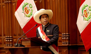 Congreso destituye al presidente de Perú, después de disolver el Legislativo y tratar de instaurar un "Gobierno de Emergencia" - OviedoPress