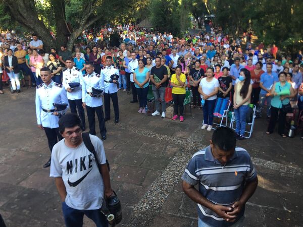 Diario HOY | Alta concurrencia al santuario de Itacuá: “El mal no le puede ganar a Dios”