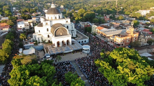 Críticas alcanzan a IPS e Itaipú durante misa central de Caacupé - Noticias Paraguay