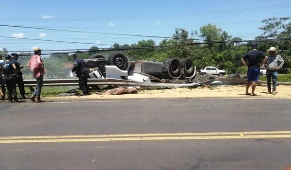 Hombre murió decapitado en accidente fatal en Guayaybi - Nacionales - ABC Color