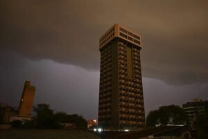 Activan alerta por tormentas para nueve departamentos  - Nacionales - ABC Color
