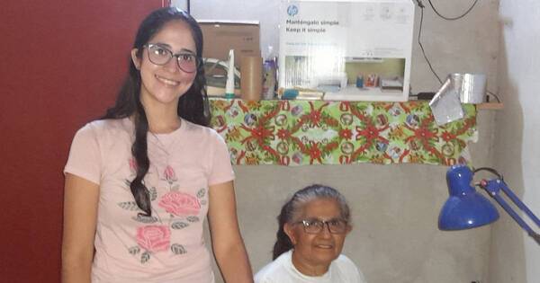 La Nación / Emprendedores LN: madre e hija se abocaron a confeccionar y personalizar a medida