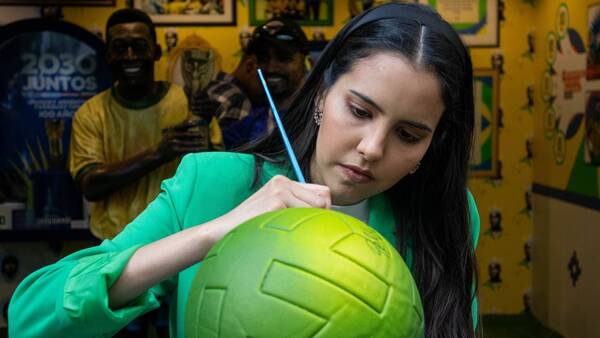 [GALERÍA] ¡Mirá cómo esta artista paraguaya homenajeó a Pelé!