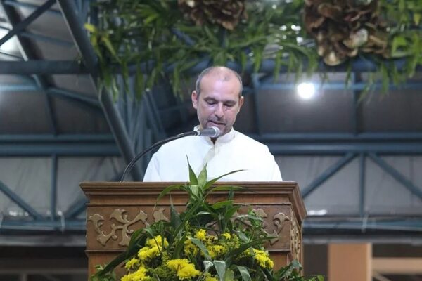 Sacerdote jesuita critica a Cartes, al vicepresidente Hugo Velázquez y otros que “no aman a la patria” - Nacionales - ABC Color