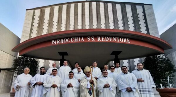 Cardenal Martínez oficia misa por Caacupé en Roma