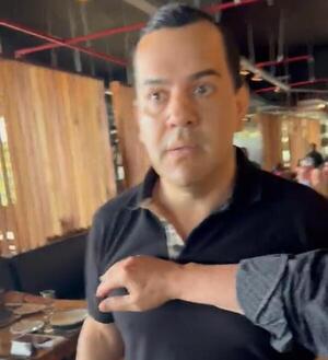 Rodolfo Friedmann golpeó a un ciudadano que lo escrachó en un restaurant - Informatepy.com