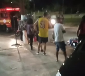 Choque de motociclistas contra un camión deja una mujer muerta - Radio Imperio