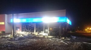 Con explosivos, detonan Banco y rodean Comisaría con clavos Miguelito - Radio Imperio