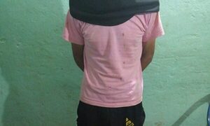 Vecinos detienen y “corrigen” a cómplice de hurto