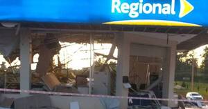 La Nación / Vecinos del banco atacado pasaron momentos de terror por los explosivos