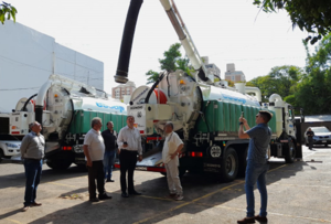 Essap adquirió camiones para mantener operativo el sistema de red cloacal en Asunción y Área Metropolitana - .::Agencia IP::.