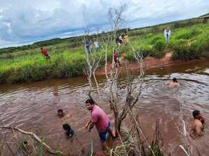 Tragedia en Caaguazú: Hermanos de 9 y 12 años fallecen ahogados en arroyo - trece