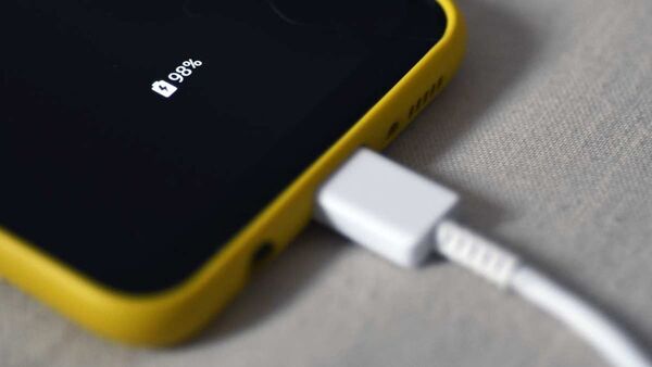 Estos hábitos deterioran la batería de un iPhone y Android
