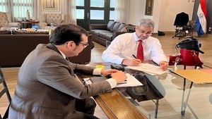Poder Ejecutivo promulga ley que pretende mejorar la calidad de contrataciones públicas - Noticias Paraguay